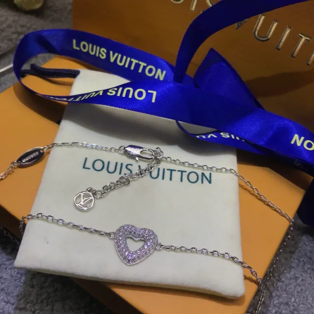 Louis Vuitton Hearts Gold Pink Pavé-Crystal Heart Pendant Silhouette Necklace 3