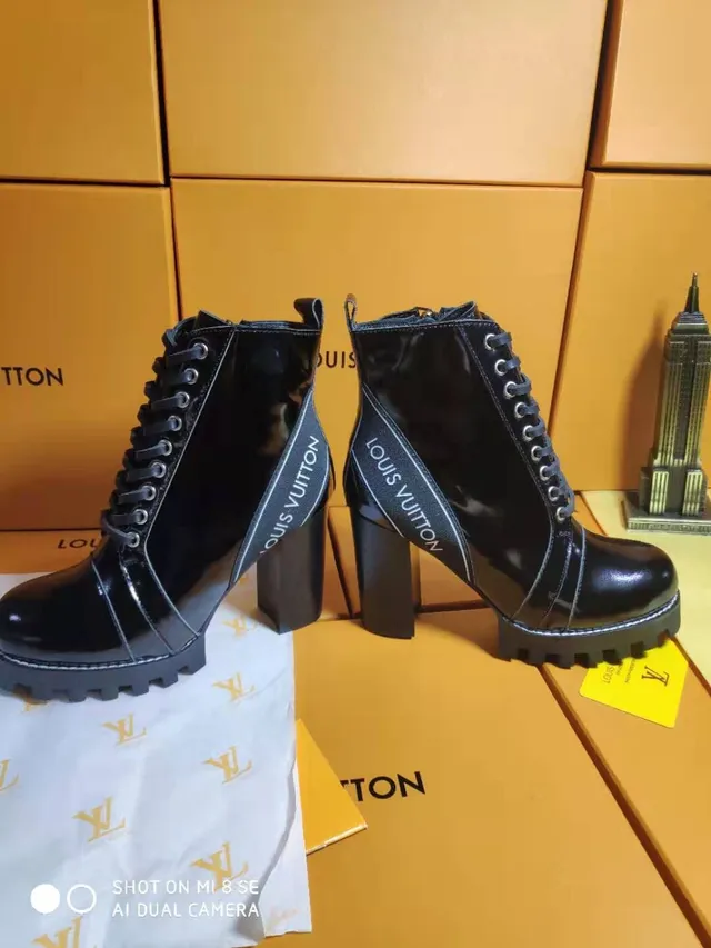 Louis Vuitton Le Cagole Botas de tornozelo de couro verniz preto 5