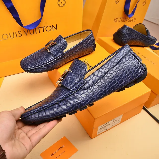 Louis Vuitton Mocassin Bleu marine Doré Cuir estampé crocodile Métal Boucle LV Twist Mocassin 7