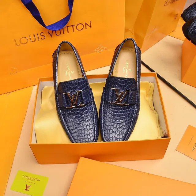Louis Vuitton Mocassin Bleu marine Doré Cuir estampé crocodile Métal Boucle LV Twist Mocassin 8