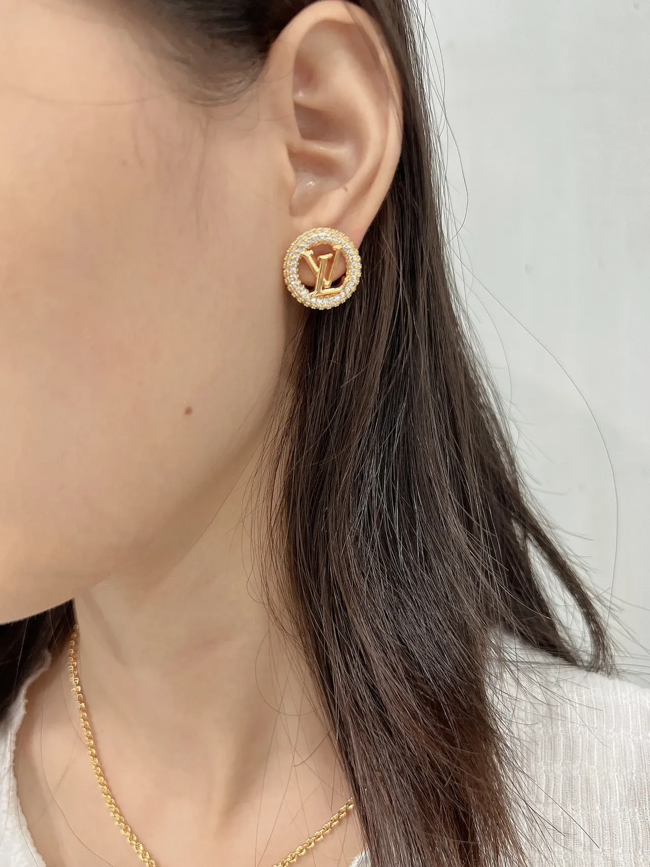 Louis Vuitton Louise By Night Oval Pavé Crystal Monogram Earrings 8