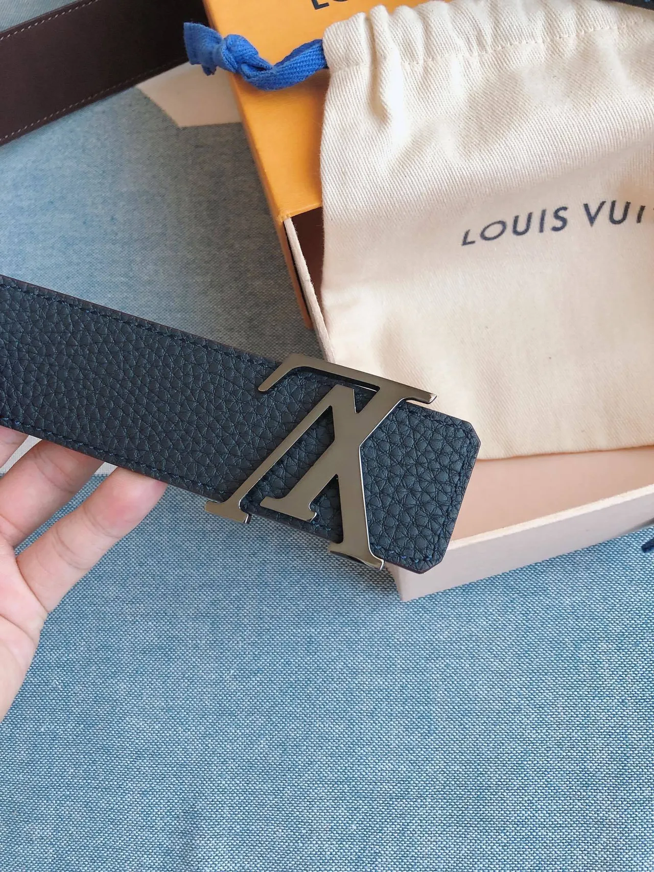 Louis Vuitton LV Belt Navy Blue Pebbled Leather Belt 8