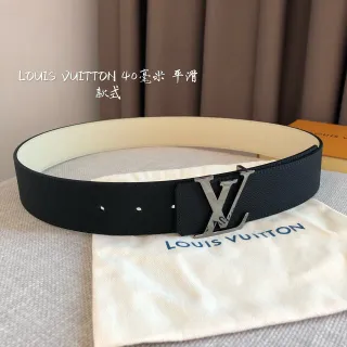 Louis Vuitton LV Initiales 40mm Smooth Black Leather Belt