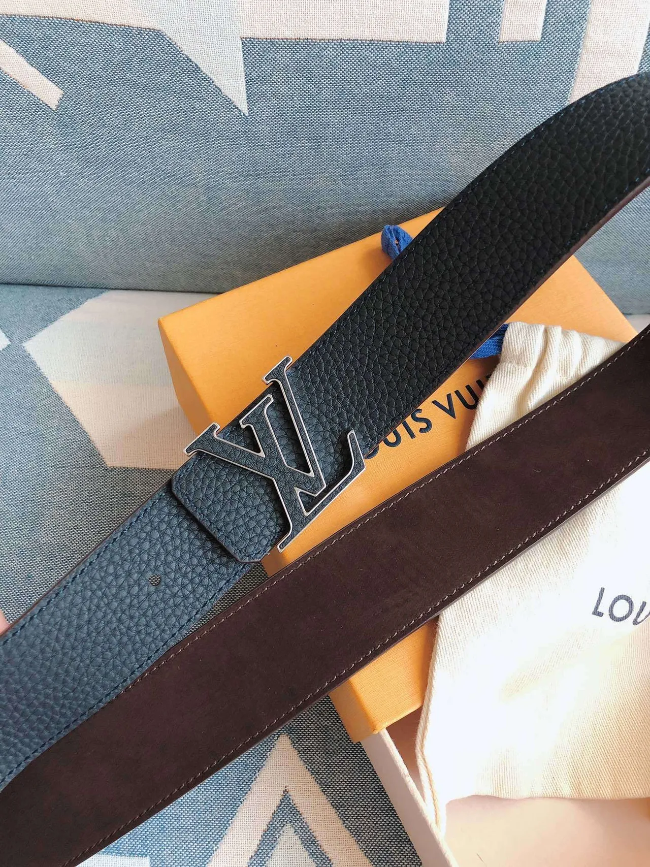 Louis Vuitton LV Initiales Blue Pebbled Leather Belt 4