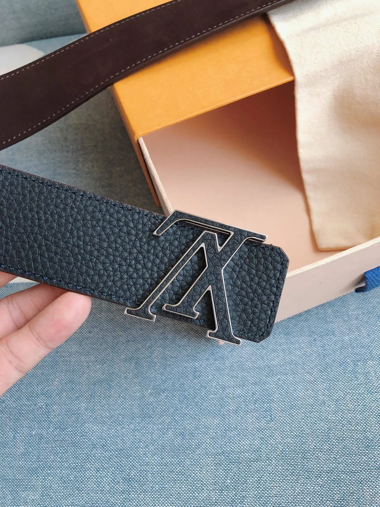 Louis Vuitton LV Initiales Blue Pebbled Leather Belt 8