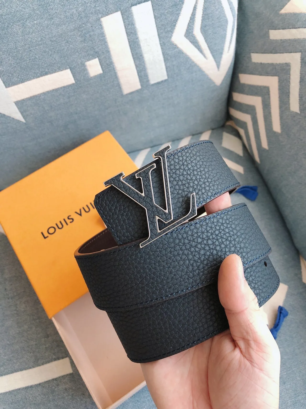 Louis Vuitton LV Initiales Blue Pebbled Leather Belt 9