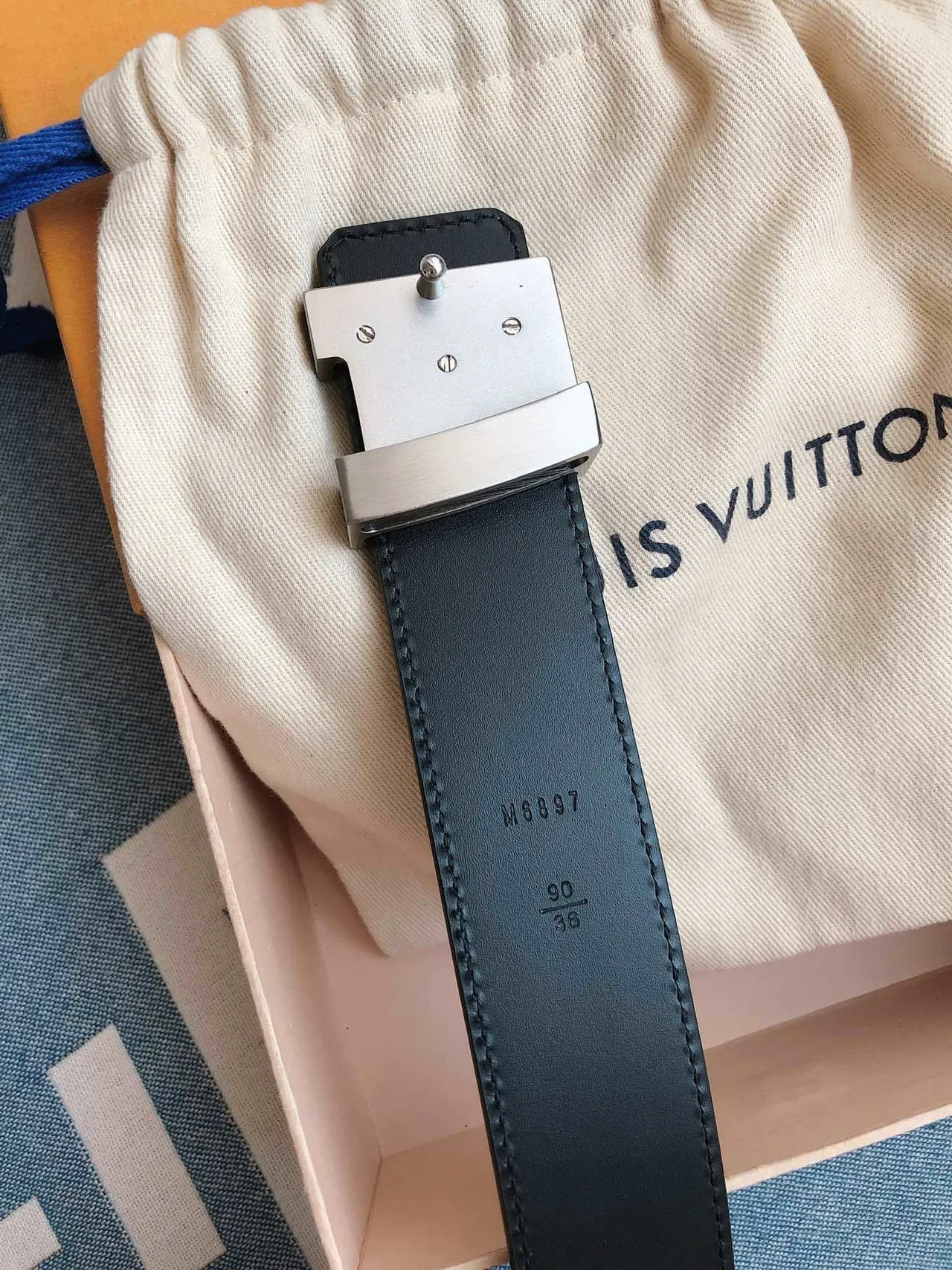 Louis Vuitton LV Initiales Dark Blue Leather Belt 4