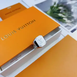 Louis Vuitton LV Signet Ring Silver-Tone Square Engraved Ring