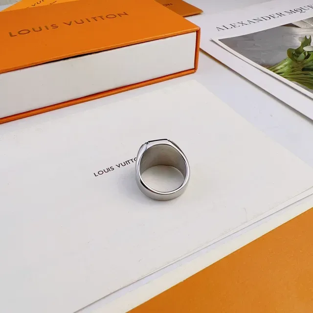 Louis Vuitton LV Signet Ring Silver-Tone Square Engraved Ring 3