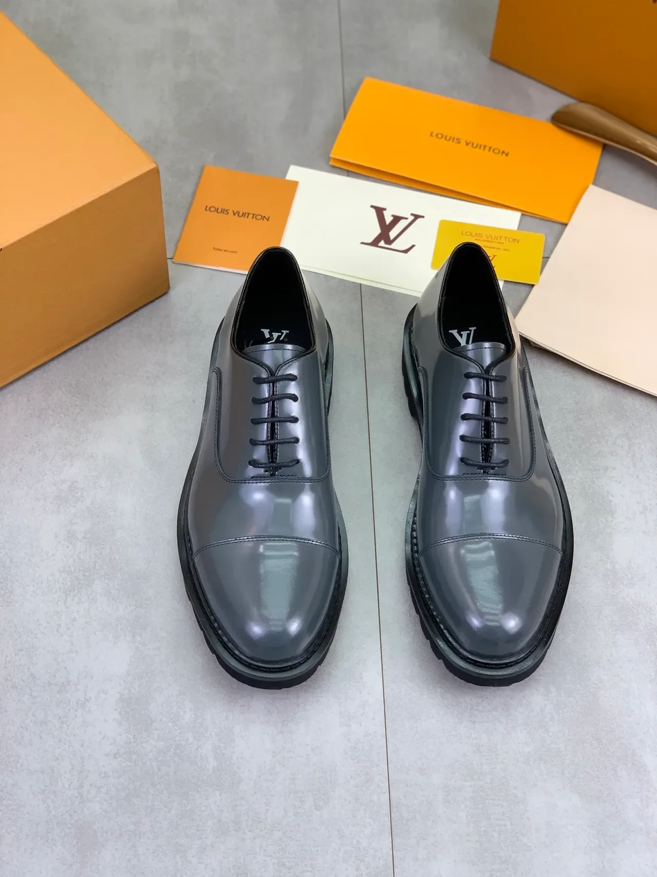 Louis Vuitton LV Trail Glossy Gray Cap-Toe Oxford Shoes 4