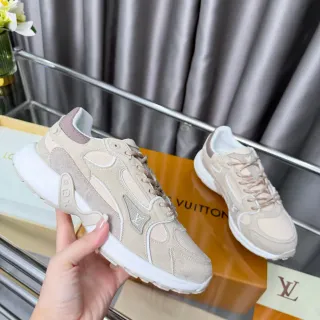 Louis Vuitton LV Trainer حذاء رياضي بيج أبيض طبقة من الجلد المدبوغ والشبكة العلوية سول متوسطة منحوتة حذاء رياضي سميك
