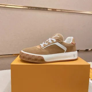 Louis Vuitton LV Trainer Zapatillas Lifestyle Beige Blanco con Upper de Ante y Suela con Patrón de Cuadrícula
