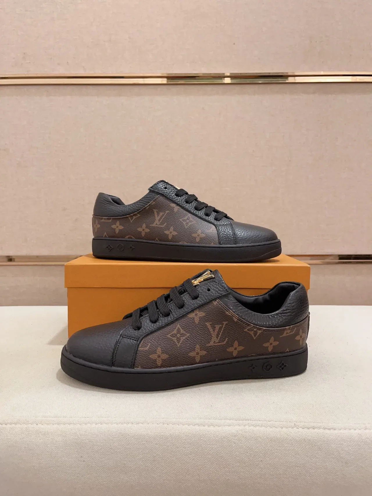 Louis Vuitton LV Trainer Noir Marron Monogram Toile Cuir Superpositions Lifestyle Sneakers 7