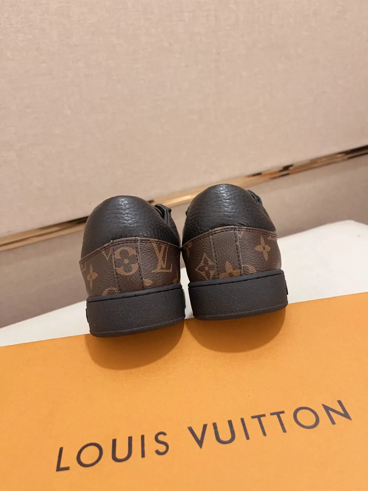 Louis Vuitton LV Trainer Noir Marron Monogram Toile Cuir Superpositions Lifestyle Sneakers 8