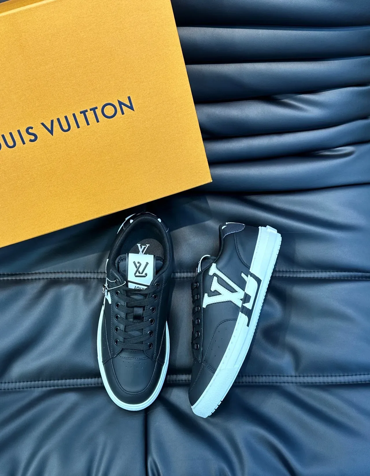 Louis Vuitton LV Trainer Black White Leather Upper Low-Top Lifestyle Sneakers 2