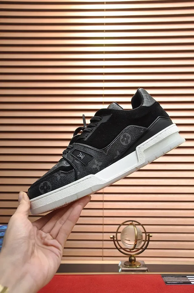 Louis Vuitton LV Trainer Chaussures lifestyle Noir Blanc Monogram Cuir Acentos daim 6