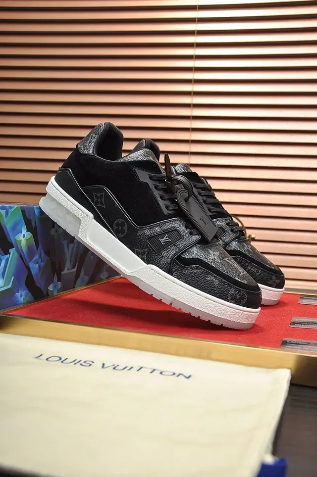 Louis Vuitton LV Trainer Chaussures lifestyle Noir Blanc Monogram Cuir Acentos daim 8