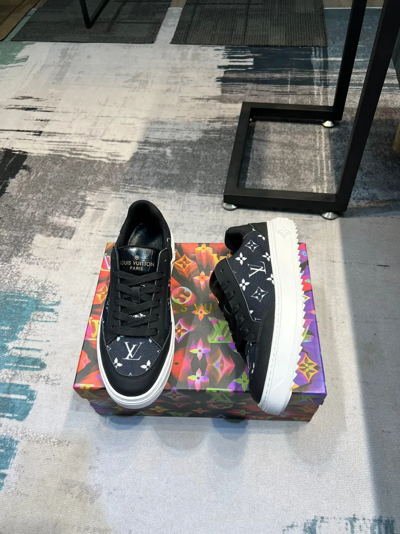 Louis Vuitton LV Trainer Preto Branco Monogram-Printed Malha E Couro Superior Solado Plataforma Tênis Lifestyle 4
