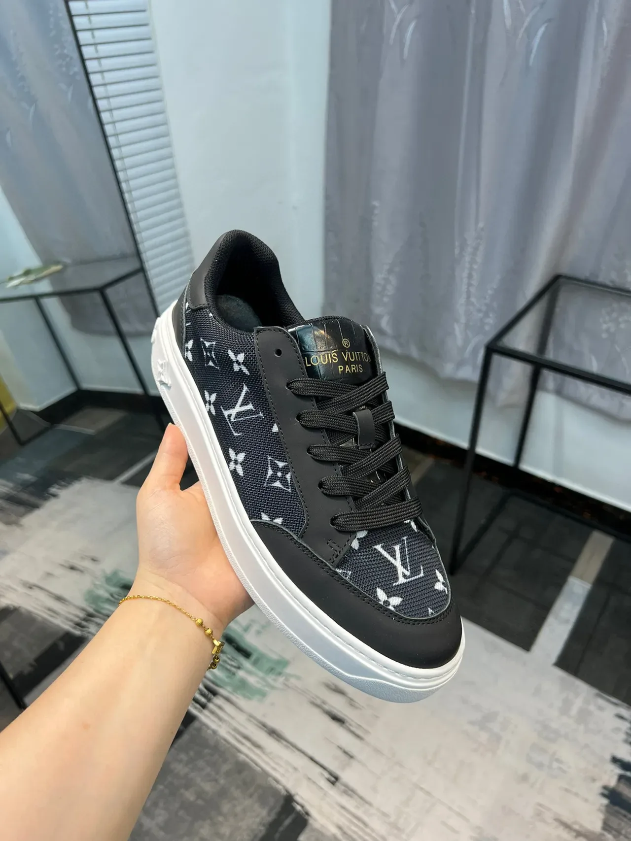 Louis Vuitton LV Trainer Preto Branco Monogram-Printed Malha E Couro Superior Solado Plataforma Tênis Lifestyle 6