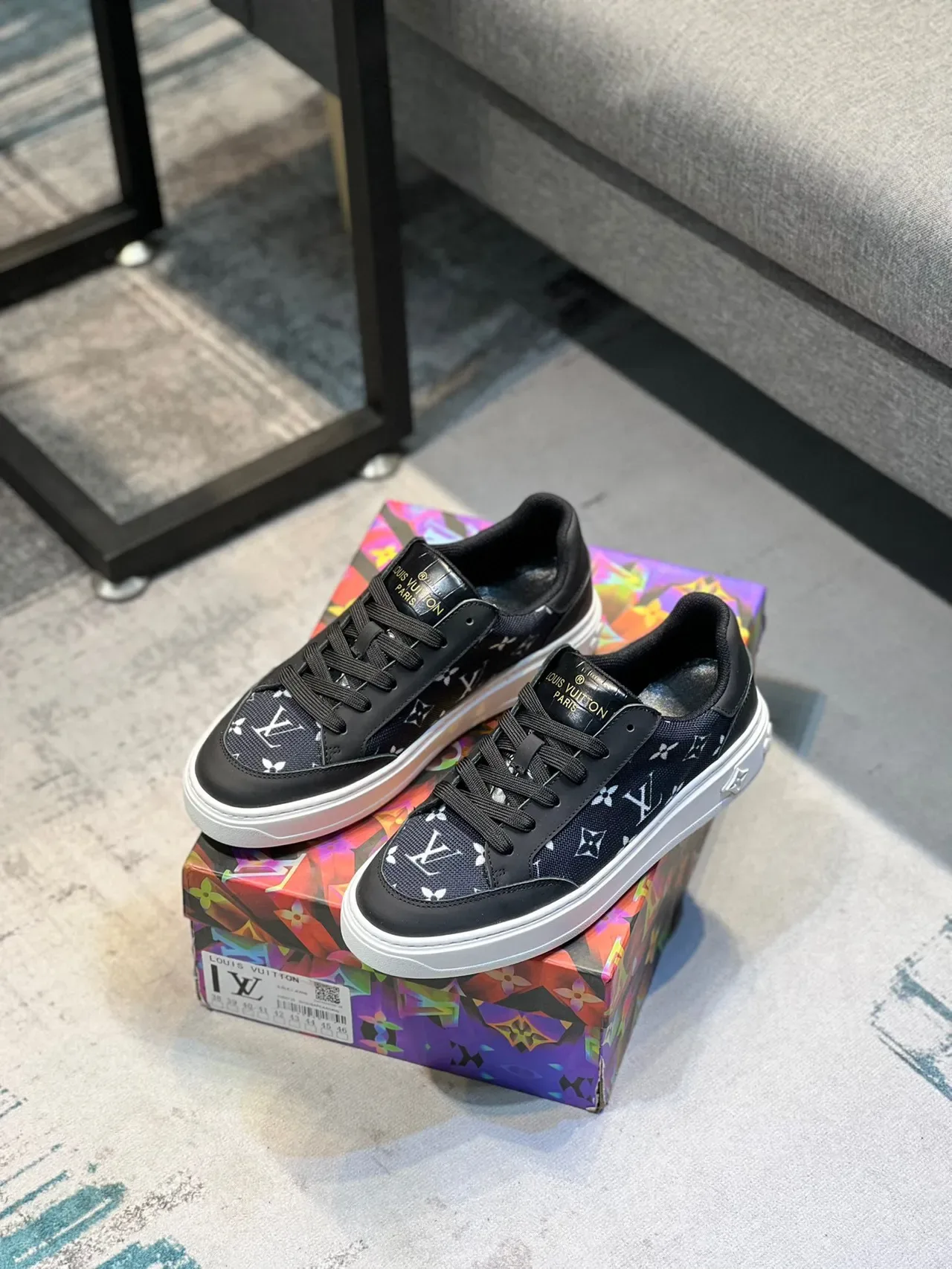 Louis Vuitton LV Trainer Preto Branco Monogram-Printed Malha E Couro Superior Solado Plataforma Tênis Lifestyle 7