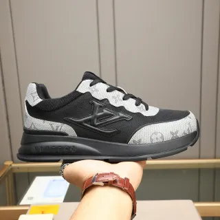 لويس فتون LV Trainer أسود أبيض مونوغرام نسيج شبكي أوفرلاي حذاء رياضي كثيف