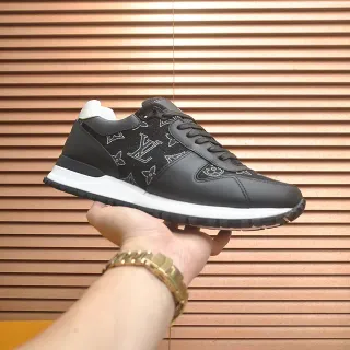 Louis Vuitton LV Trainer Negro Blanco textil monogramado parte superior contraste midsole lifestyle sneakers