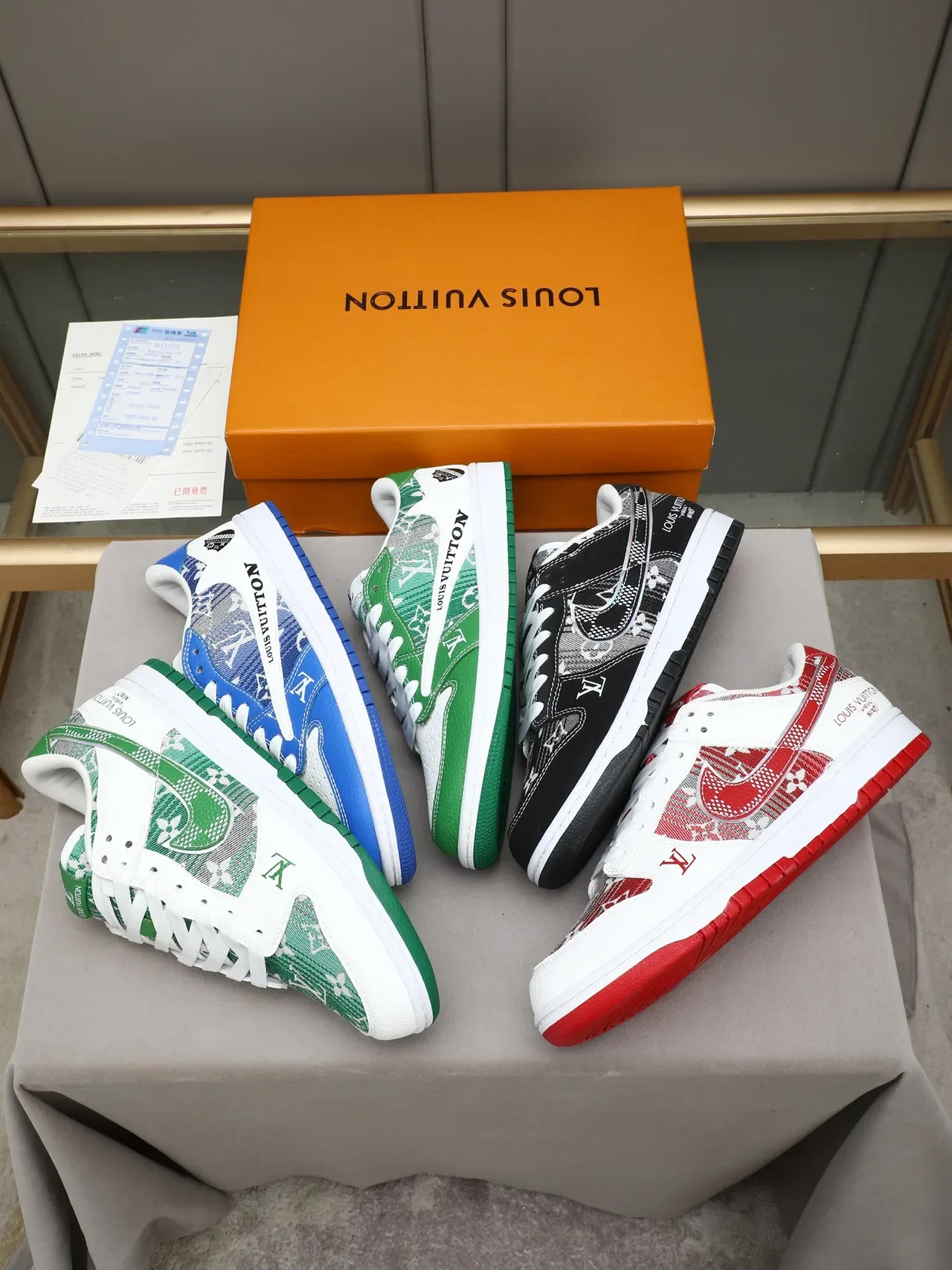 Louis Vuitton LV Trainer Azul Branco Low-Top Silhueta de Basquete Impressão Monograma Camada de Tecido Tênis Lifestyle 2
