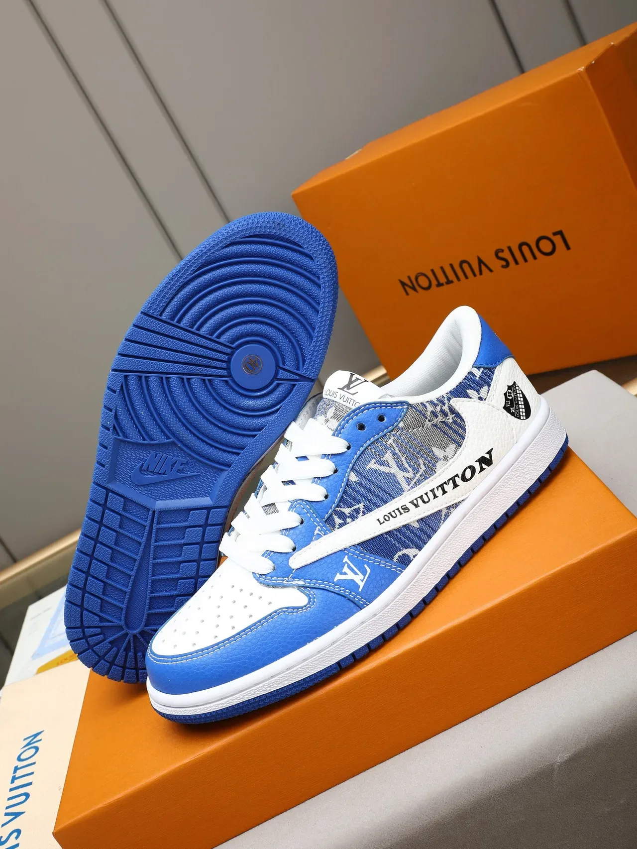 Louis Vuitton LV Trainer Azul Branco Low-Top Silhueta de Basquete Impressão Monograma Camada de Tecido Tênis Lifestyle 5
