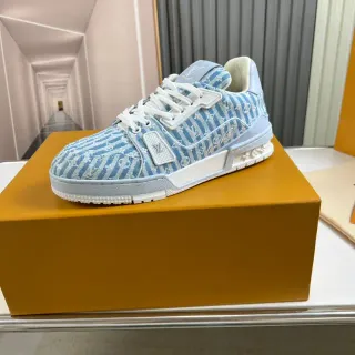 Louis Vuitton LV Trainer lona azul blanco a rayas con monograma grueso esculpido midsole zapatillas lifestyle