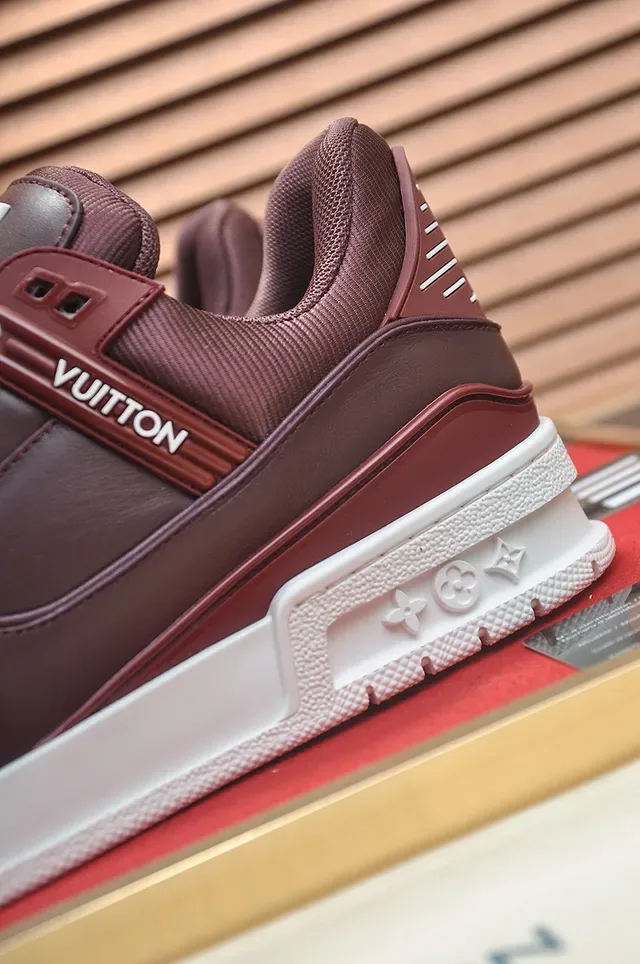 Louis Vuitton LV Trainer Bourgogne Blanc Cuir Supérieur Semelle Médiane Épaisse Lifestyle Sneakers 2
