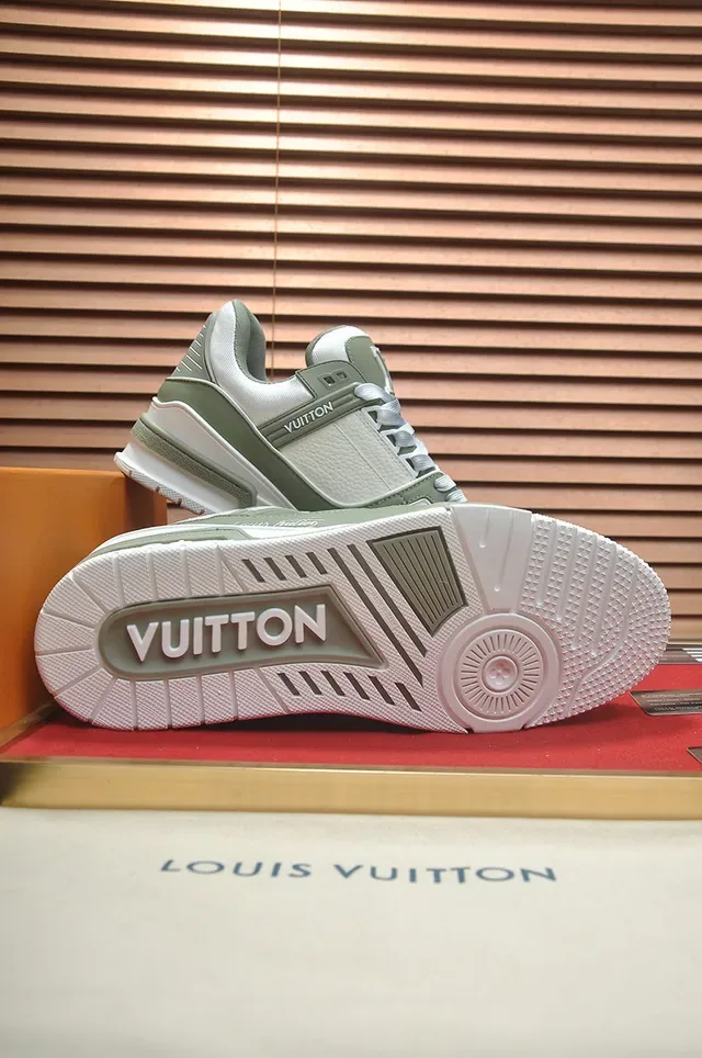 Louis Vuitton LV Trainer সবুজ সাদা লেয়ার্ড সোল টেক্সচার্ড লেদার প্যানেল লাইফস্টাইল স্নিকার 3
