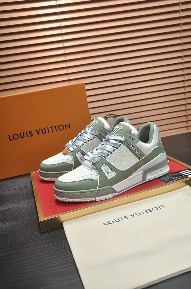 Louis Vuitton LV Trainer সবুজ সাদা লেয়ার্ড সোল টেক্সচার্ড লেদার প্যানেল লাইফস্টাইল স্নিকার 4