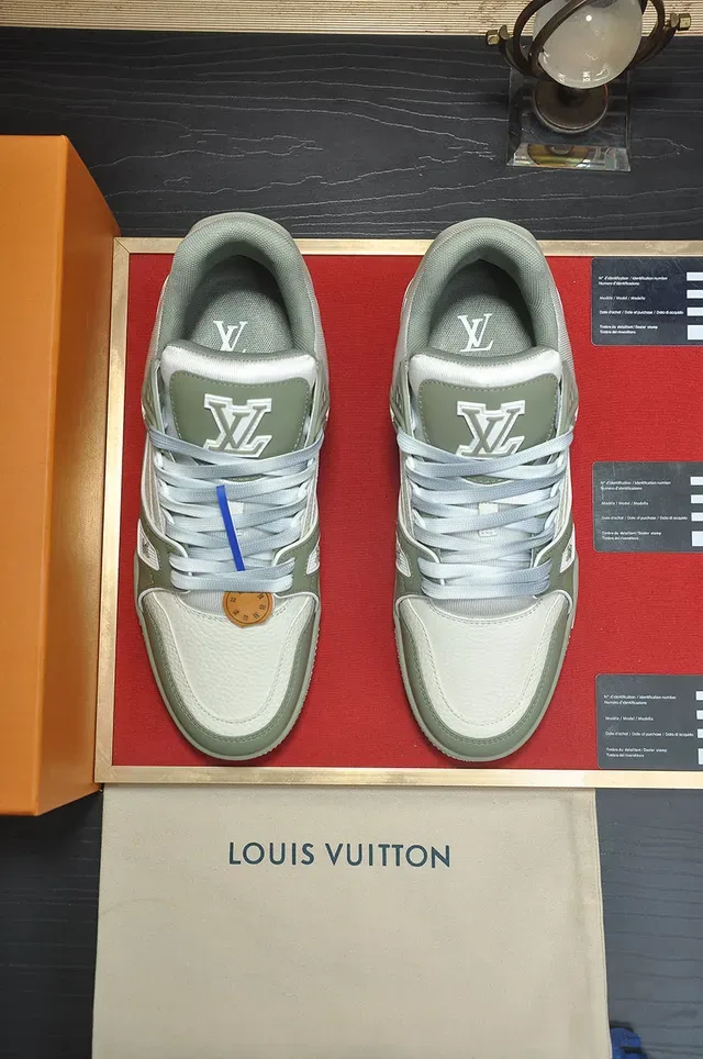 Louis Vuitton LV Trainer সবুজ সাদা লেয়ার্ড সোল টেক্সচার্ড লেদার প্যানেল লাইফস্টাইল স্নিকার 5