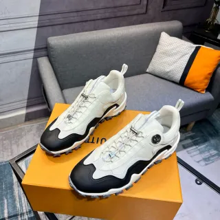 Louis Vuitton LV Trainer أبيض سول أسود Sculpted Wave Midsole حذاء سميك