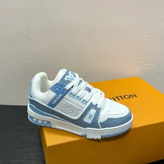 Louis Vuitton LV Trainer zapatillas blancas azules embossadas monograma cuero jaula en capas estilo de vida