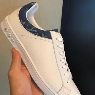 Louis Vuitton LV Trainer Zapatillas Lifestyle Blanco Marino Cuero Superior Etiqueta de Talón Denim Monogramado