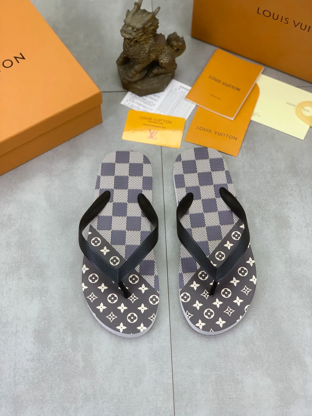 Louis Vuitton Monogram and Graphic Print Slippers 11