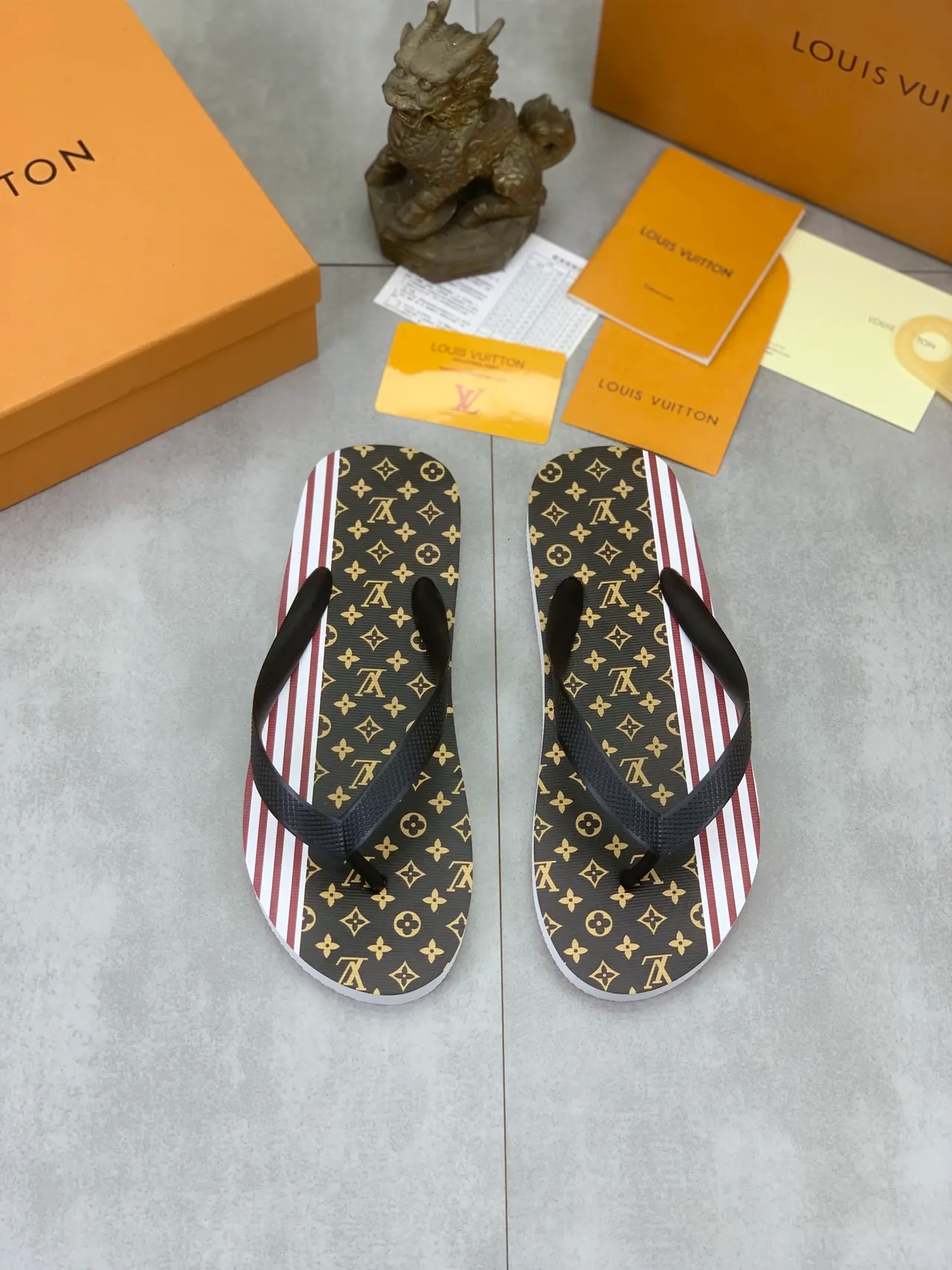 Louis Vuitton Monogram and Graphic Print Slippers 13