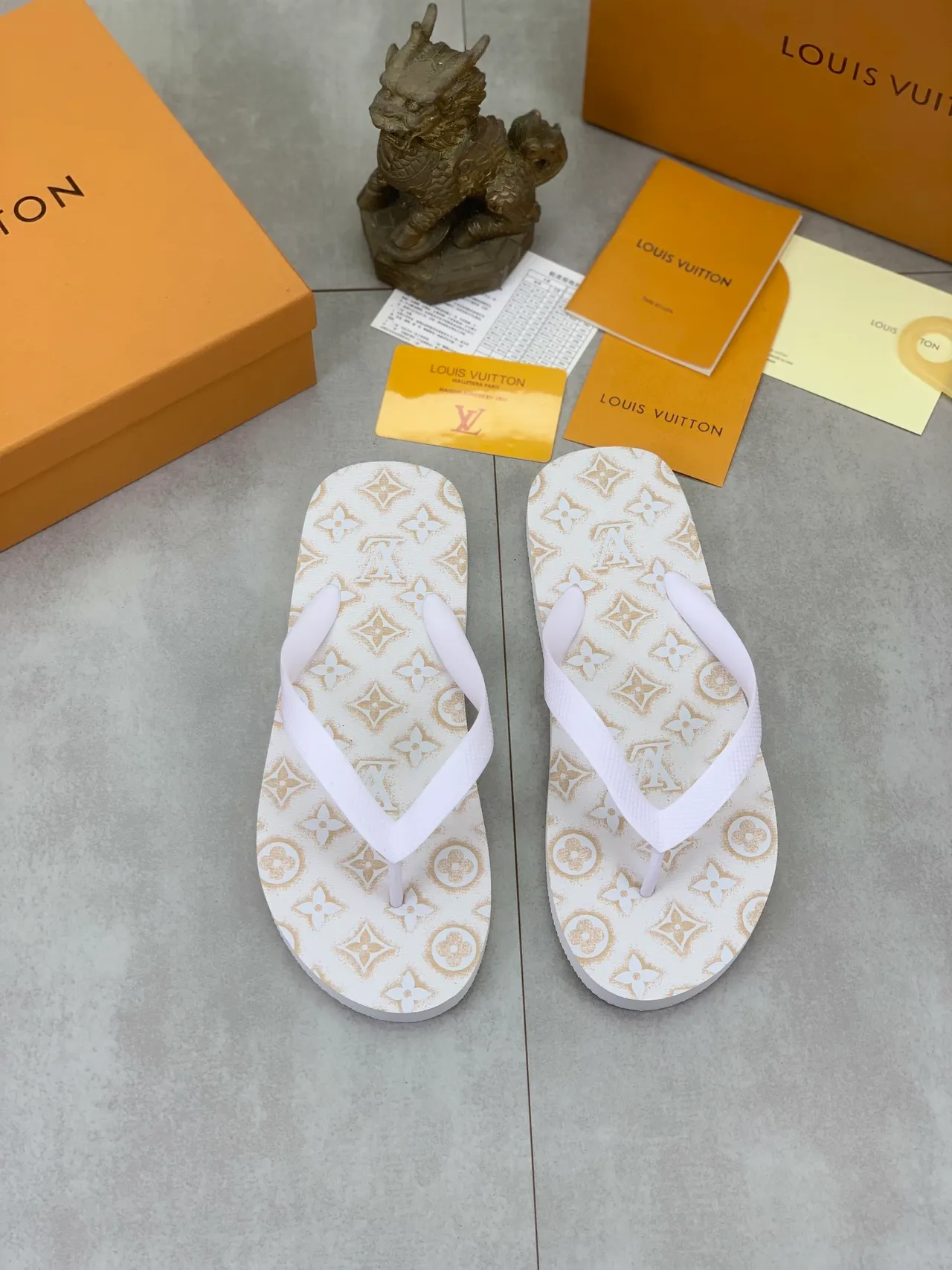 Louis Vuitton Monogram and Graphic Print Slippers 17
