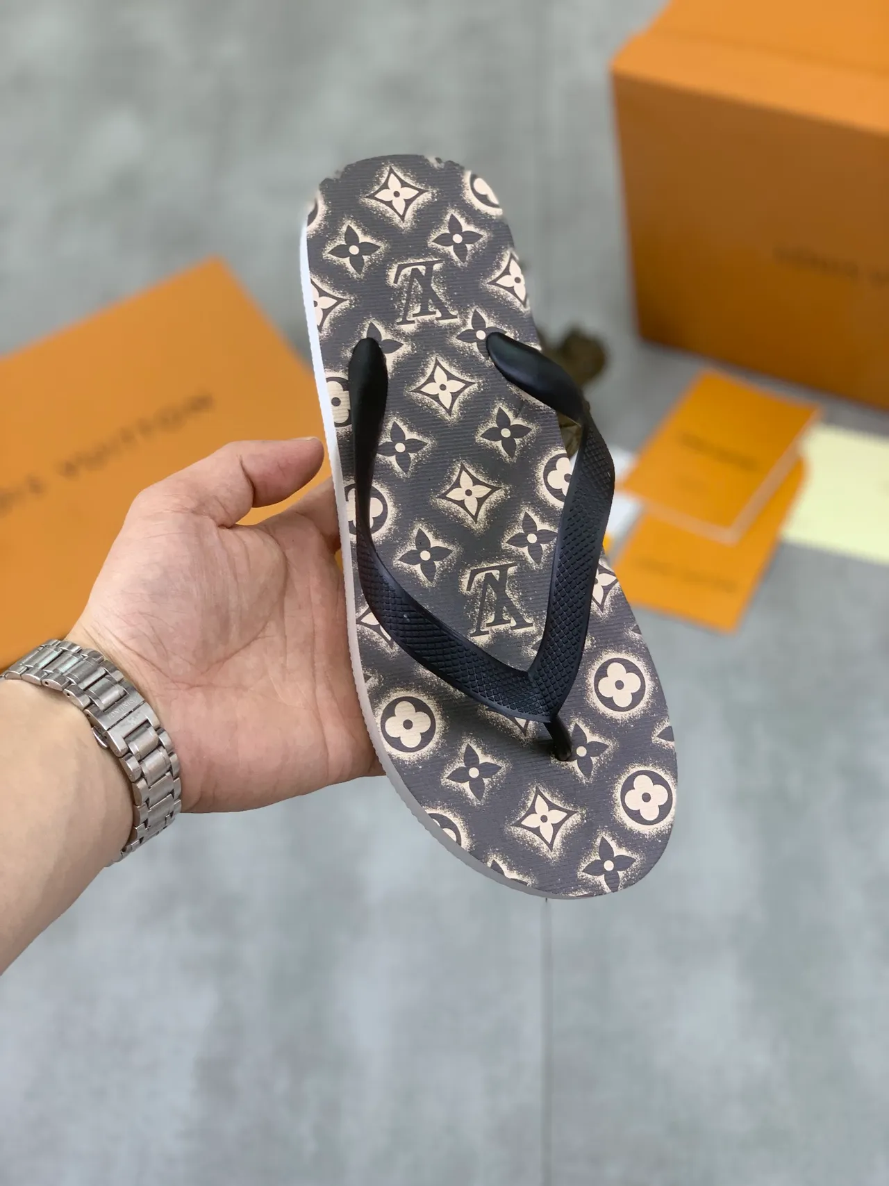 Louis Vuitton Monogram and Graphic Print Slippers 21