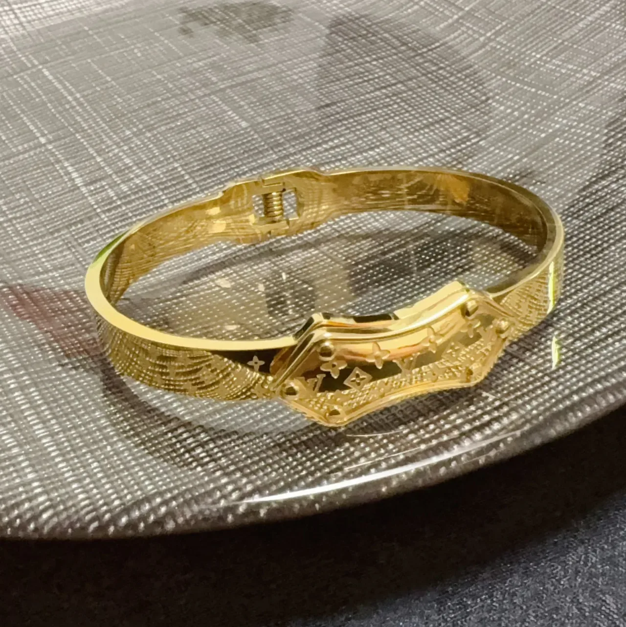 Louis Vuitton Monogram Bangle Gold-Tone Metal Bracelet 4