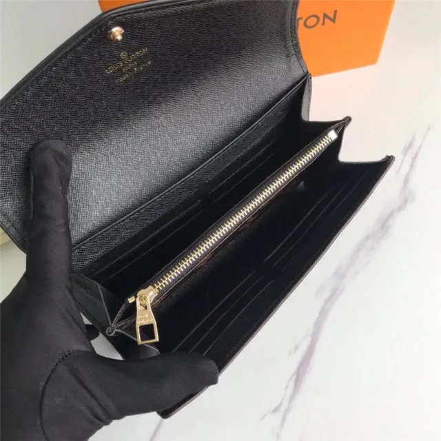 Louis Vuitton Monogram Canvas এবং লাল চামড়ার লম্বা ওয়ালেট 4