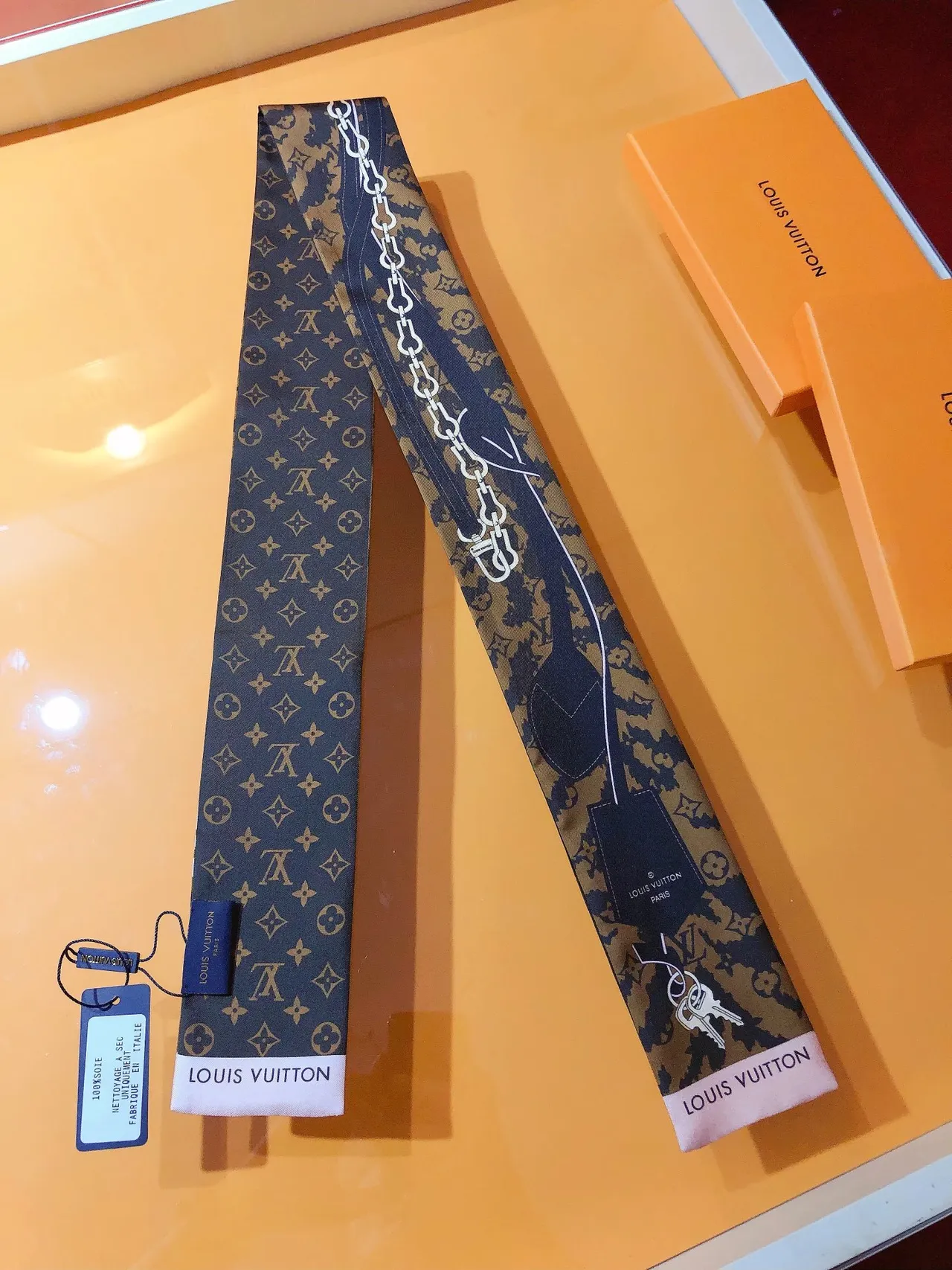 Louis Vuitton Monogram Chain Print Silk Scarf 5