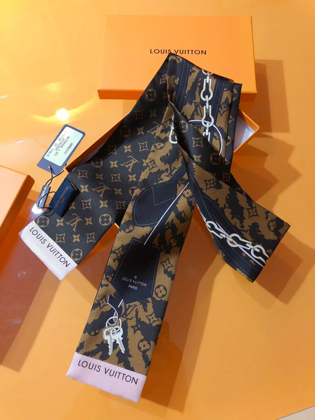 Louis Vuitton Monogram Chain Print Silk Scarf 6
