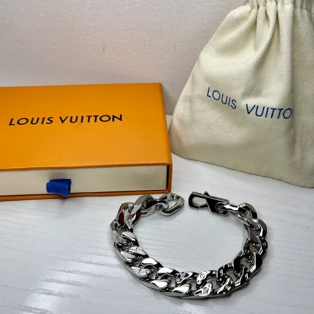 Louis Vuitton Monogram Curb-Link Silver Bracelet 5