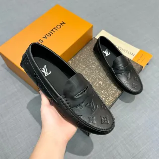 Louis Vuitton Monogram-Embossed Penny Loafer काला चमड़ा लोअफर