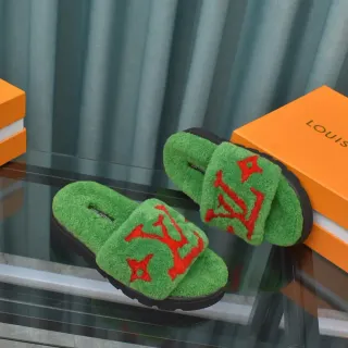 Louis Vuitton Monogram Deslizadores peludos verdes y rojos zapatillas de peluche
