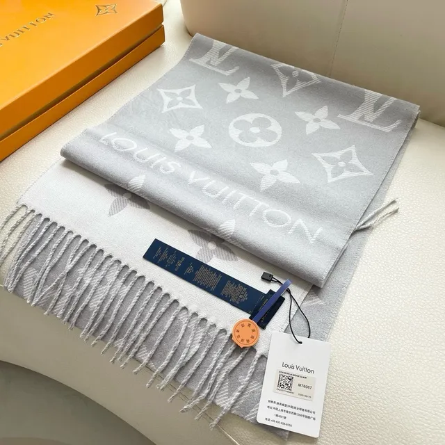 Louis Vuitton Monogram Cinza Branco Franzido Cashmere Cachecol 8