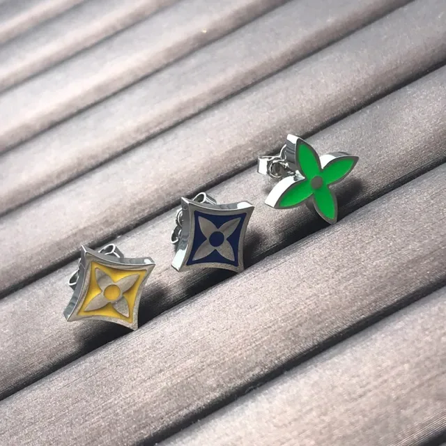 Louis Vuitton Monogram Party Enamel Flower Stud Earrings 6