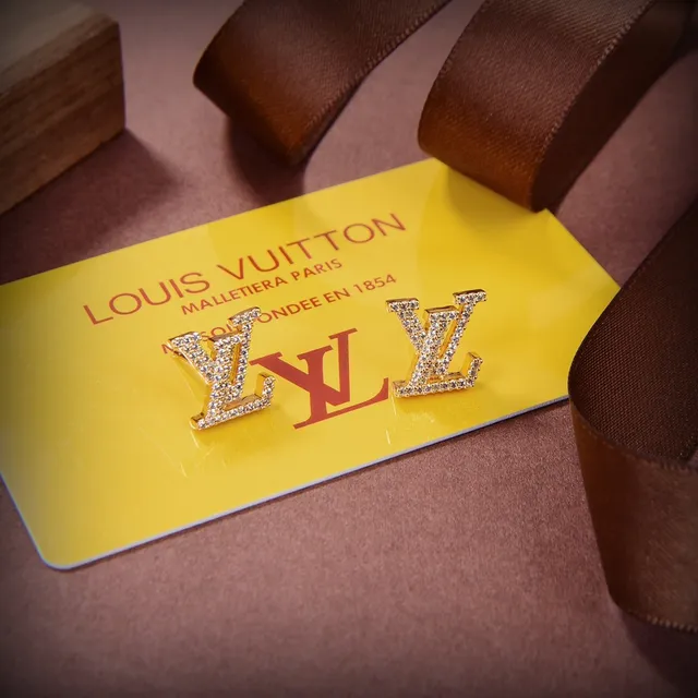Louis Vuitton Monogram Pavé Crystal Stud Gold Transparent Earrings 3